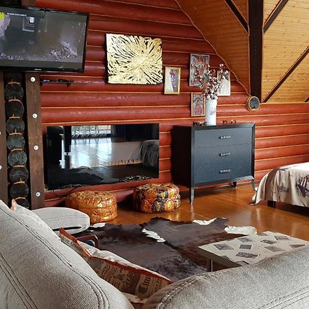 Luxury Apartments With Pool And Sauna In The Villa Çernivtsi Oda fotoğraf