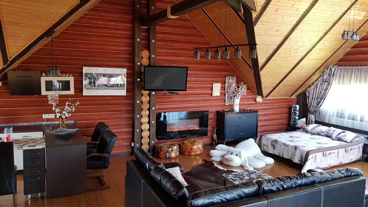 Luxury Apartments With Pool And Sauna In The Villa Çernivtsi Dış mekan fotoğraf