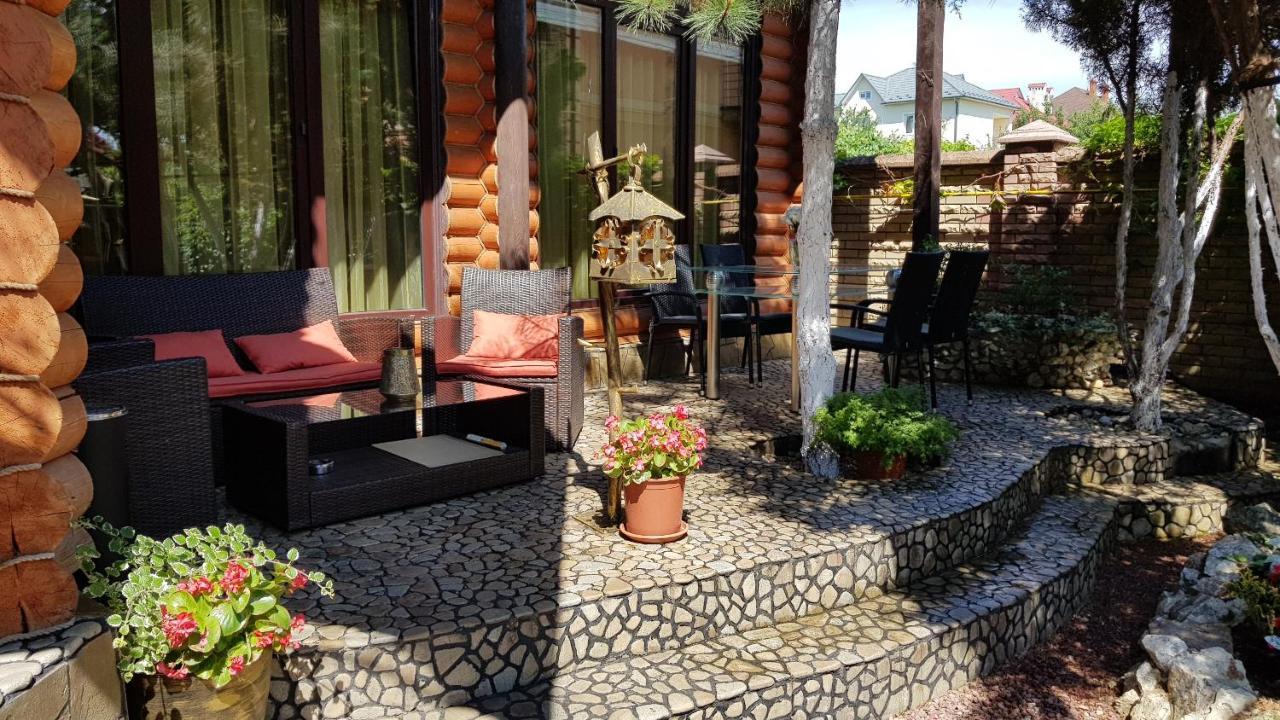 Luxury Apartments With Pool And Sauna In The Villa Çernivtsi Dış mekan fotoğraf
