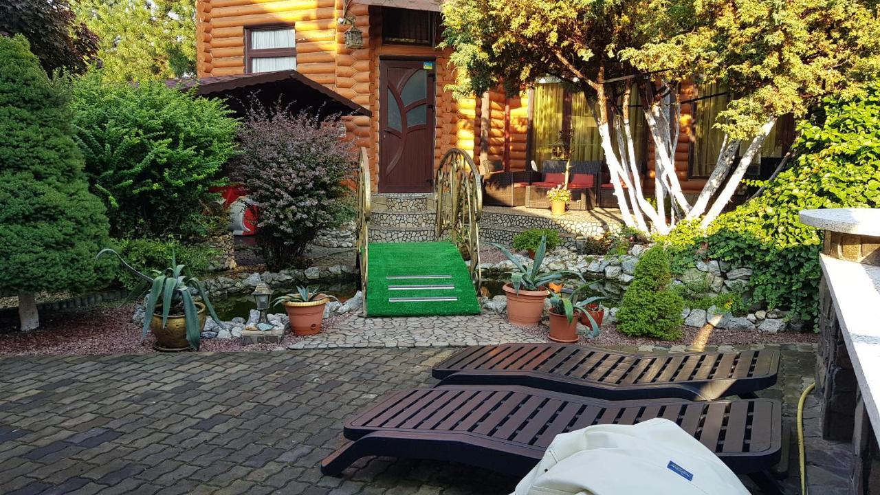 Luxury Apartments With Pool And Sauna In The Villa Çernivtsi Dış mekan fotoğraf