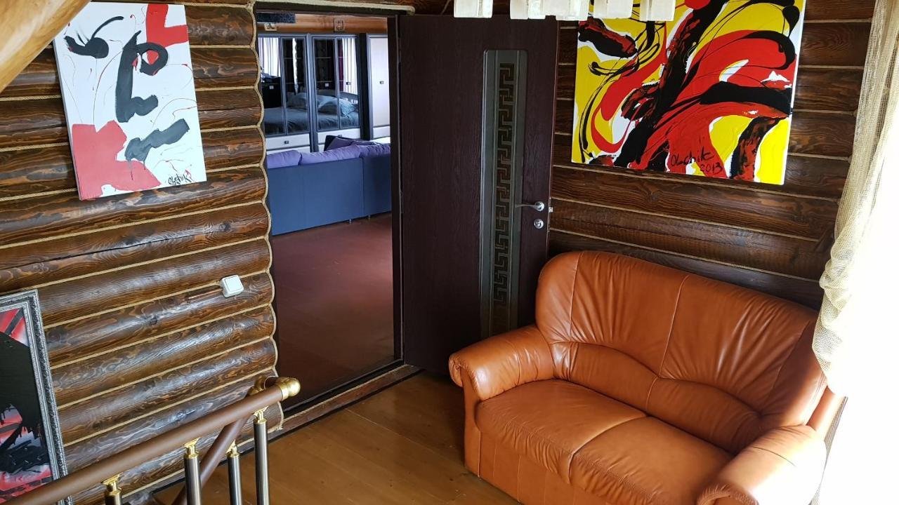 Luxury Apartments With Pool And Sauna In The Villa Çernivtsi Dış mekan fotoğraf