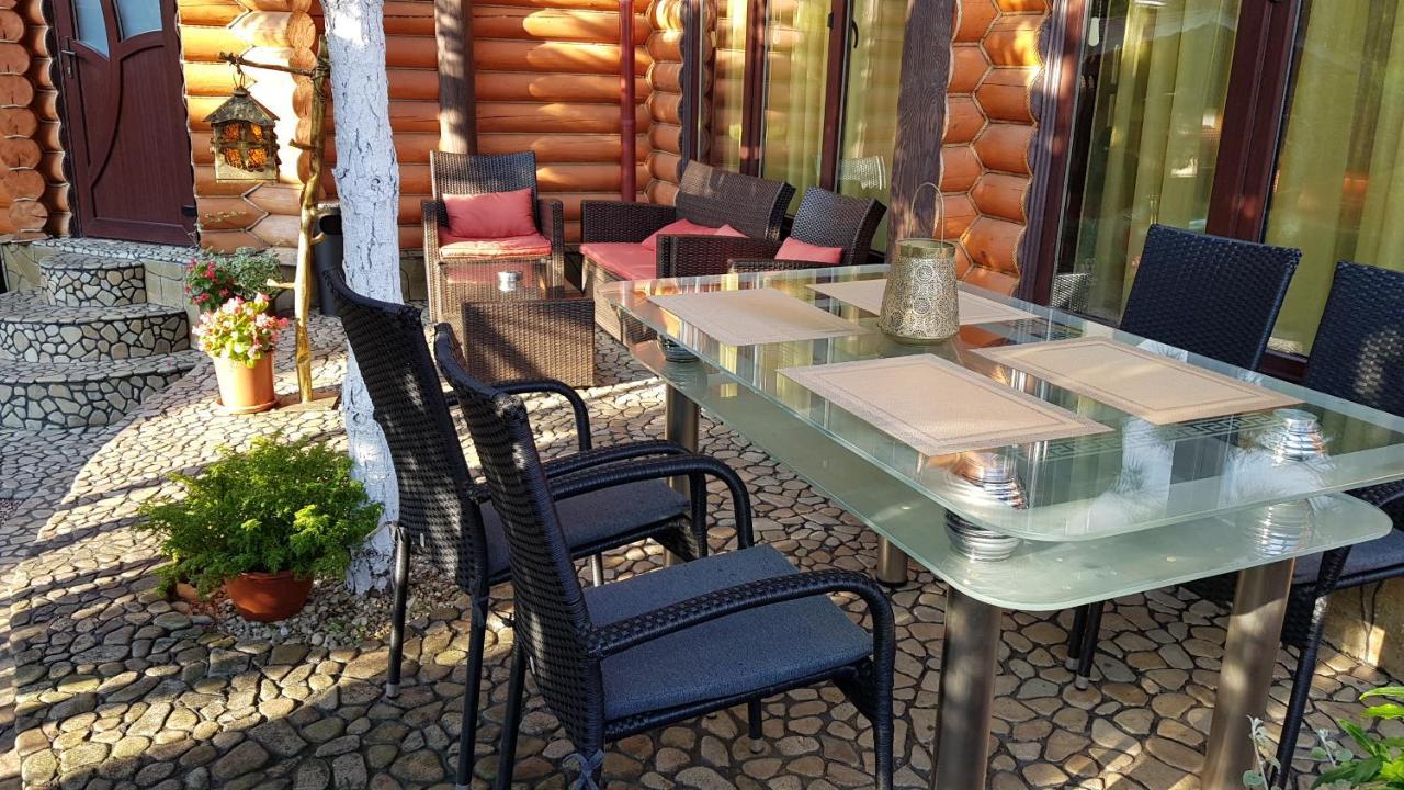 Luxury Apartments With Pool And Sauna In The Villa Çernivtsi Dış mekan fotoğraf