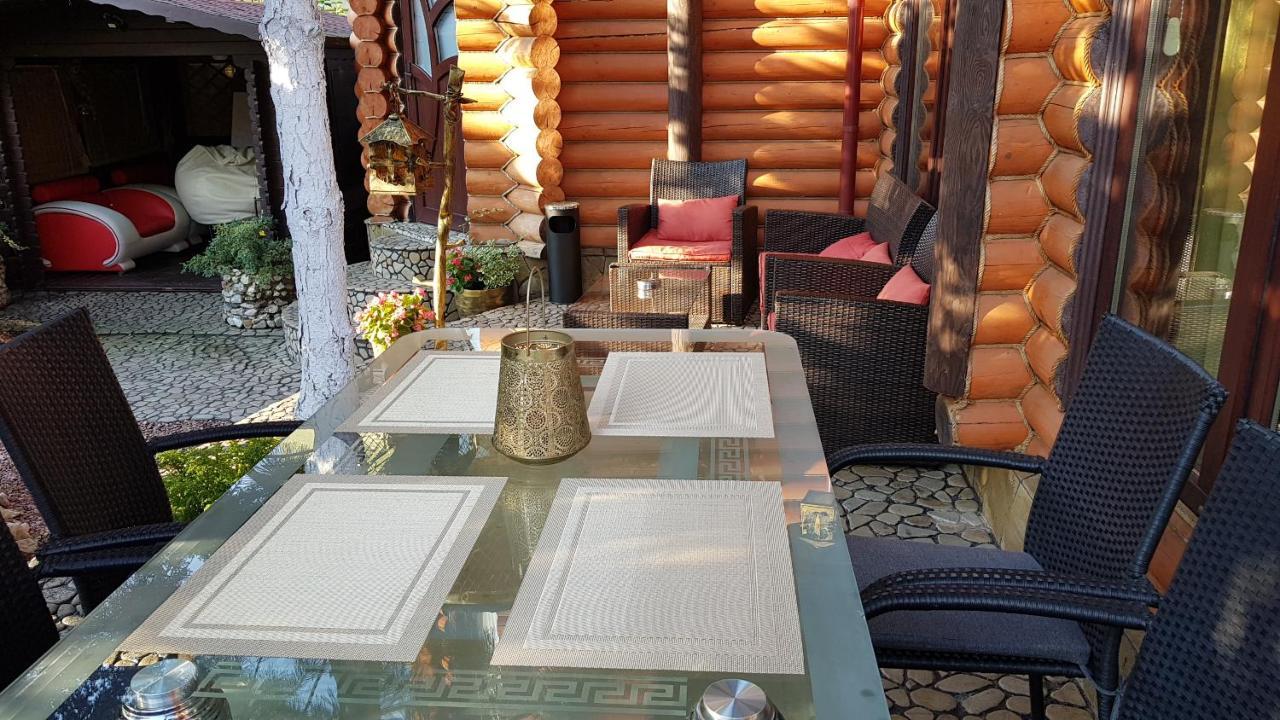 Luxury Apartments With Pool And Sauna In The Villa Çernivtsi Dış mekan fotoğraf