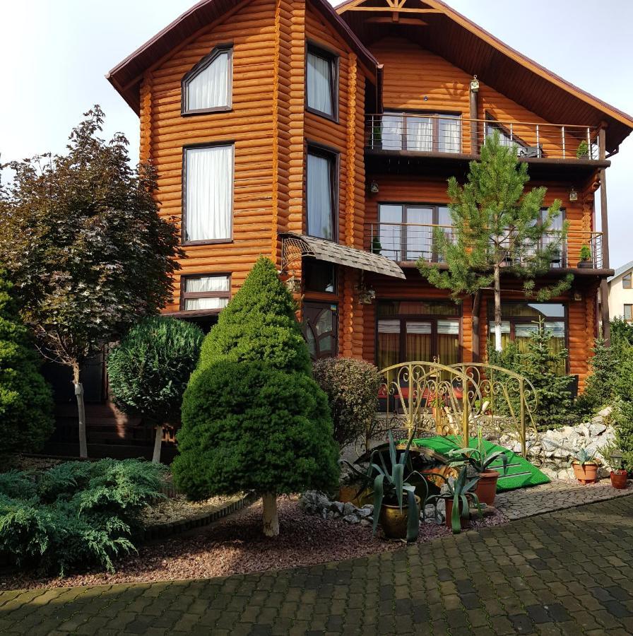 Luxury Apartments With Pool And Sauna In The Villa Çernivtsi Dış mekan fotoğraf