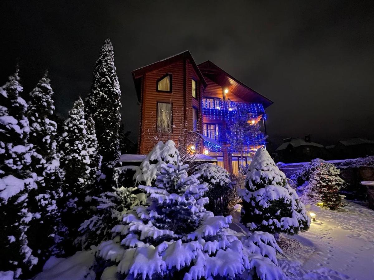 Luxury Apartments With Pool And Sauna In The Villa Çernivtsi Dış mekan fotoğraf