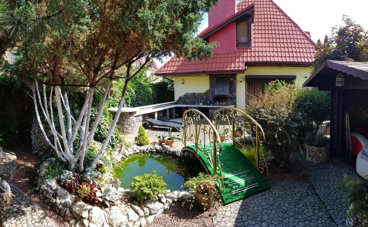 Luxury Apartments With Pool And Sauna In The Villa Çernivtsi Dış mekan fotoğraf
