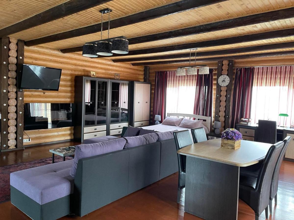 Luxury Apartments With Pool And Sauna In The Villa Çernivtsi Dış mekan fotoğraf