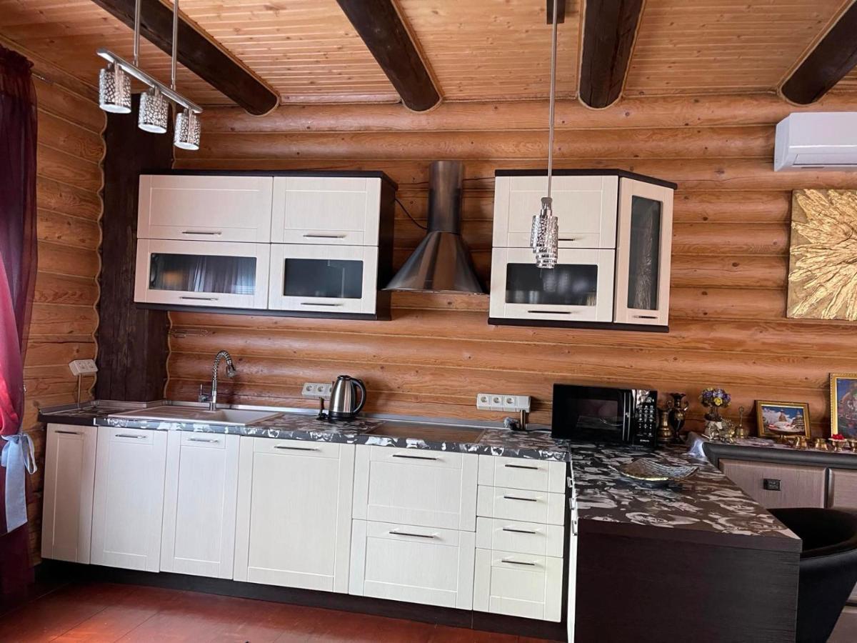 Luxury Apartments With Pool And Sauna In The Villa Çernivtsi Dış mekan fotoğraf